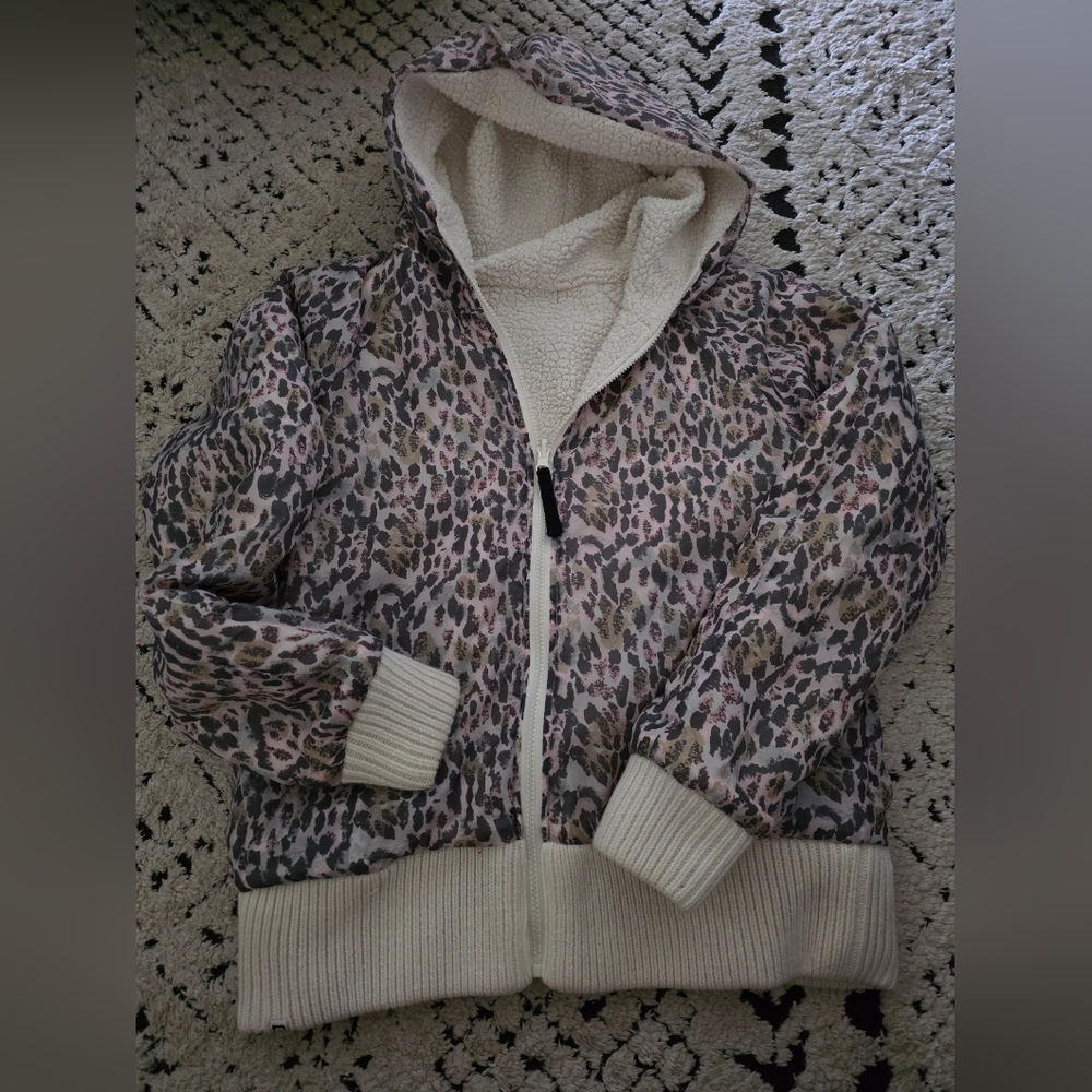Roxy womens large reversible leopard jacket.